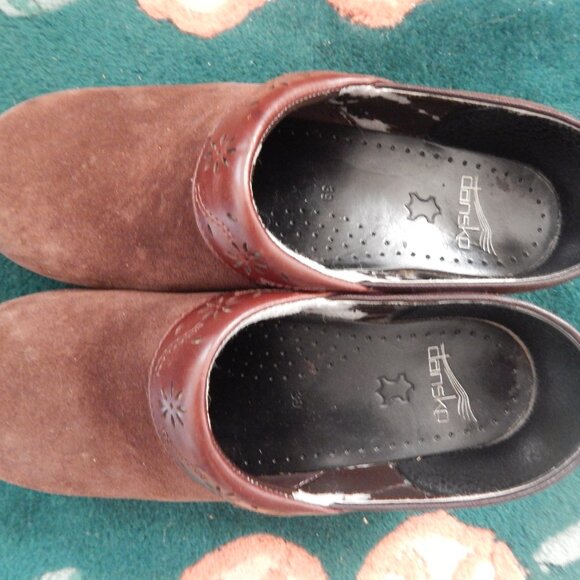 Brown suede Dansko clogs, size 39, 8.5 - Picture 2 of 3